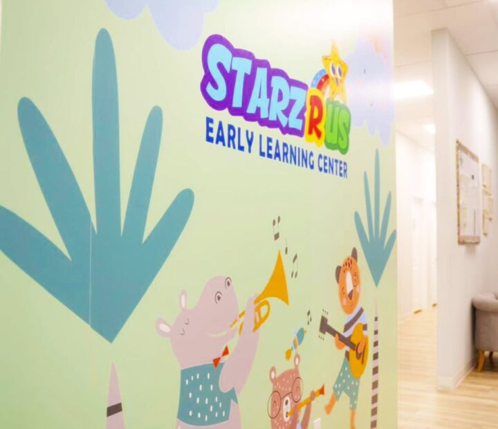 Bright decorated corridor at Starz R Us